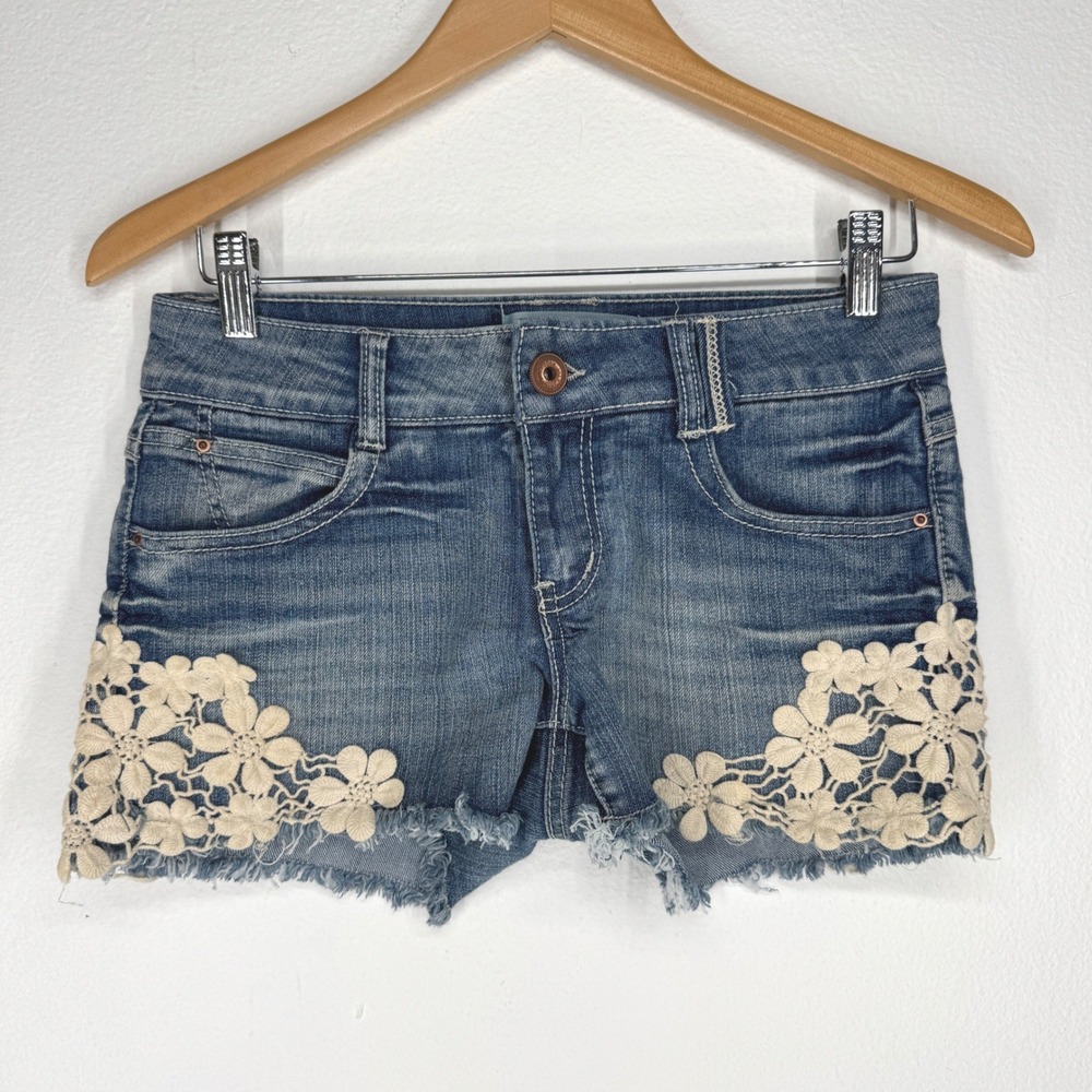 Vintageβ Boho Crochet Lace Trim Denim Low Rise Jean Shorts 3 Festival Indie